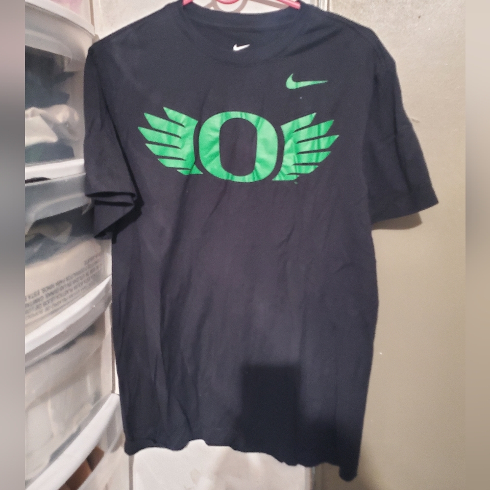 Mens Nike The Nike Tee Black T-Shirt with Green Logo Small